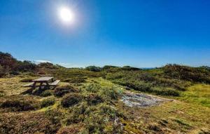 4 Bedroom Cozy Home In Mellbystrand
