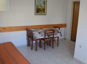 Apartments and Rooms Juradin