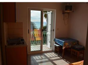Apartments and Rooms Juradin