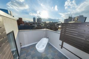 New Shinjuku Villa, Rooftop Bath, 3 Ensuite BRs