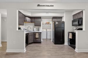 New Bright & Furnished Home Base Near USC