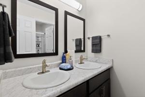 New Bright & Furnished Home Base Near USC