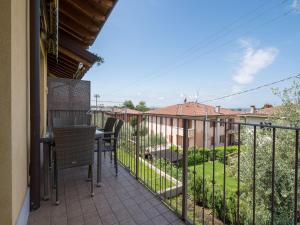 Snug Holiday Home in Lazise with Heating, near Lake Garda