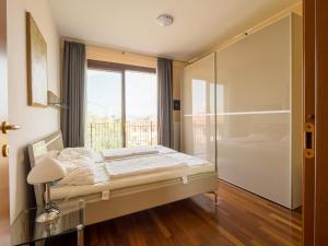 Snug Holiday Home in Lazise with Heating, near Lake Garda