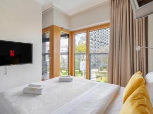Urban Apartments - Mennica Residence - Great Location&79