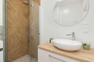 Cosy Apartment in Władysławowo with Garden and Parking by Noclegi Renters