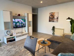 Hugo s home, apartman blizu bazena i bolnice