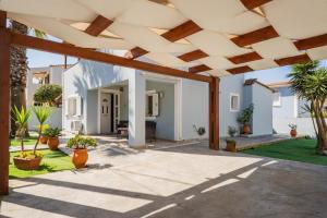Elysium Villa, Refined Stay Close To Sandy Shore