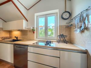 Three bedroom Apartment with terrace and sea view