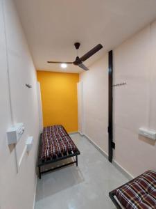UrbanPG&Hostel Boys Only