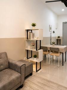 Minimalist 2BR Suite at Msuite Manjalara Free WiFi
