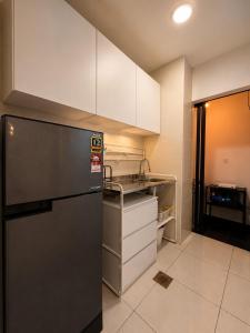 Minimalist 2BR Suite at Msuite Manjalara Free WiFi