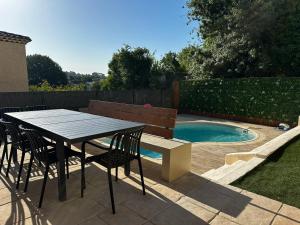 Belle villa 7 pers jardin & piscine quartier calme de Marseille
