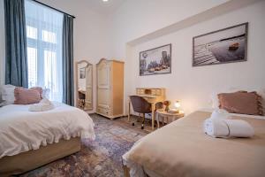 The Royal Hlavna - Balcony Apartment