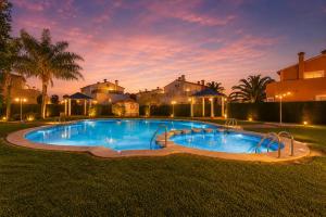 House with garden at Oliva Nova MET & Golf & Padel & Beach resort