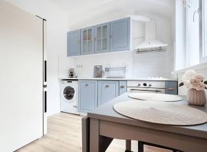 Central Designer Studio - Walk to NDK & Vitosha