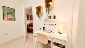 Your Perfect City Escape - Bright and Elegant 2BR in the Historic Heart