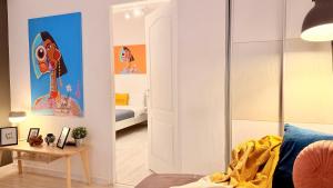 Your Perfect City Escape - Bright and Elegant 2BR in the Historic Heart