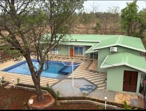 Mist farm & resort
