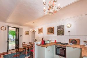 A family home in the heart of the Langhe!