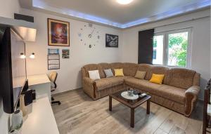 2 Bedroom Nice Apartment In Supetarska Draga