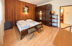 2 Bedroom Nice Apartment In Supetarska Draga