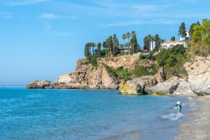 Tahiti 2 7 by Casasol - Family Apartment for 4 People near Playa Burriana, Nerja
