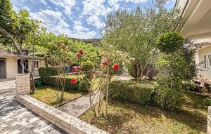 Awesome Apartment In Supetarska Draga With Wifi
