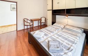 Awesome Apartment In Supetarska Draga With Wifi