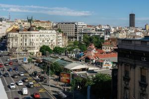 City view Apt with balcony, foosball in Old Town