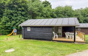 2 Bedroom Nice Home In Vejle