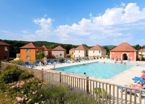 Studio RDC, calme, parking & piscine chauffée