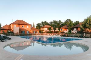 Studio RDC, calme, parking & piscine chauffée