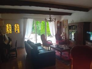 Villa en campagne, 4 chambres, avec piscine et parc clos - samedi au samedi