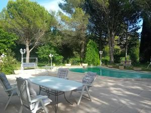 Villa en campagne, 4 chambres, avec piscine et parc clos - samedi au samedi