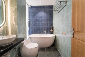 Tan Binh House Hotel