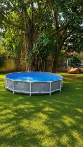 The Meadow House 2BR Farm with Pool & Lawns