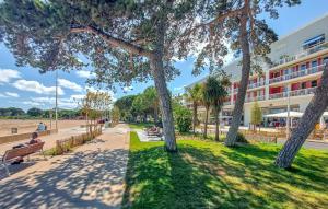 2 Bedroom Awesome Apartment In Royan