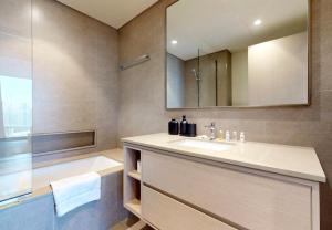 2BR Apartment in Downtown in Burj Khalifa