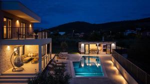 NEW! Stylish 4-Bedroom Villa Agrosa with 30 m2 Private Pool, Hydromassage, Finnish Sauna and Fun zone