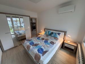 New two bdr Airport Apartment free parking