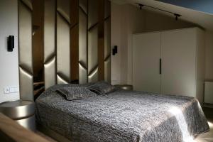 Bohemia Jacuzzi & Sauna Apartment