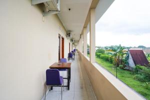 RedDoorz near Padang Golf Adisucipto