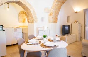 DolceVita - Ostuni Trullo with Garden, Bikes & BBQ