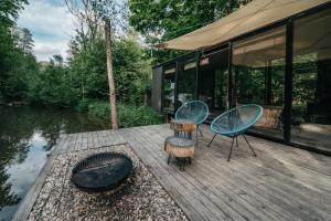 Maringotka Pomněnka by TwoFingers glamping