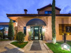 7 Rooms Boutique Hotel