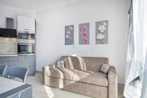 Domus Garda - Pool and terrace in the heart of Sirmione
