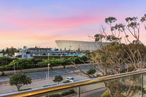 Brand new Green Point Apartment with rooftop pool