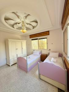 Villa Familiale Élégante avec Piscine Privée, Jardin & Sans Vis-à-V