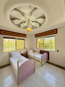 Villa Familiale Élégante avec Piscine Privée, Jardin & Sans Vis-à-V